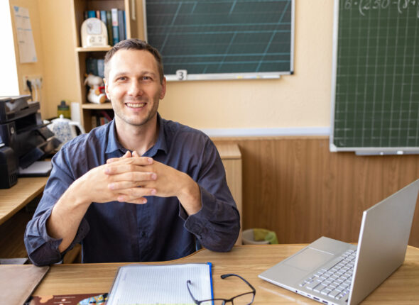 portrait-of-a-confident-caucasian-male-teacher-in-2023-09-29-14-27-29-utc-2048x1365